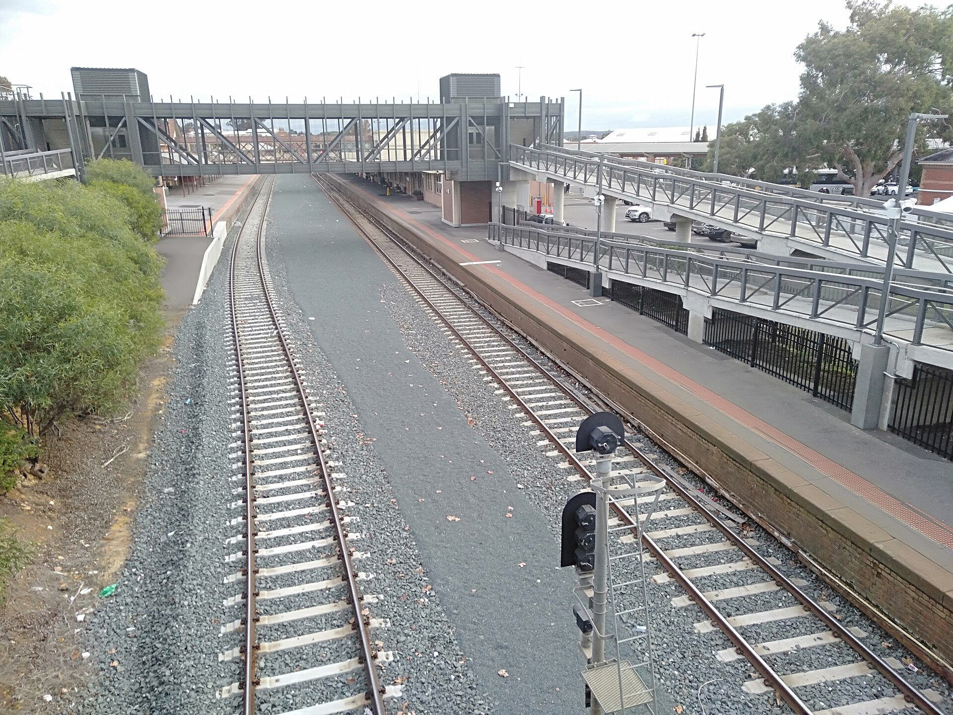 Bendigo railway station seen from Mitchell Street in June 2022