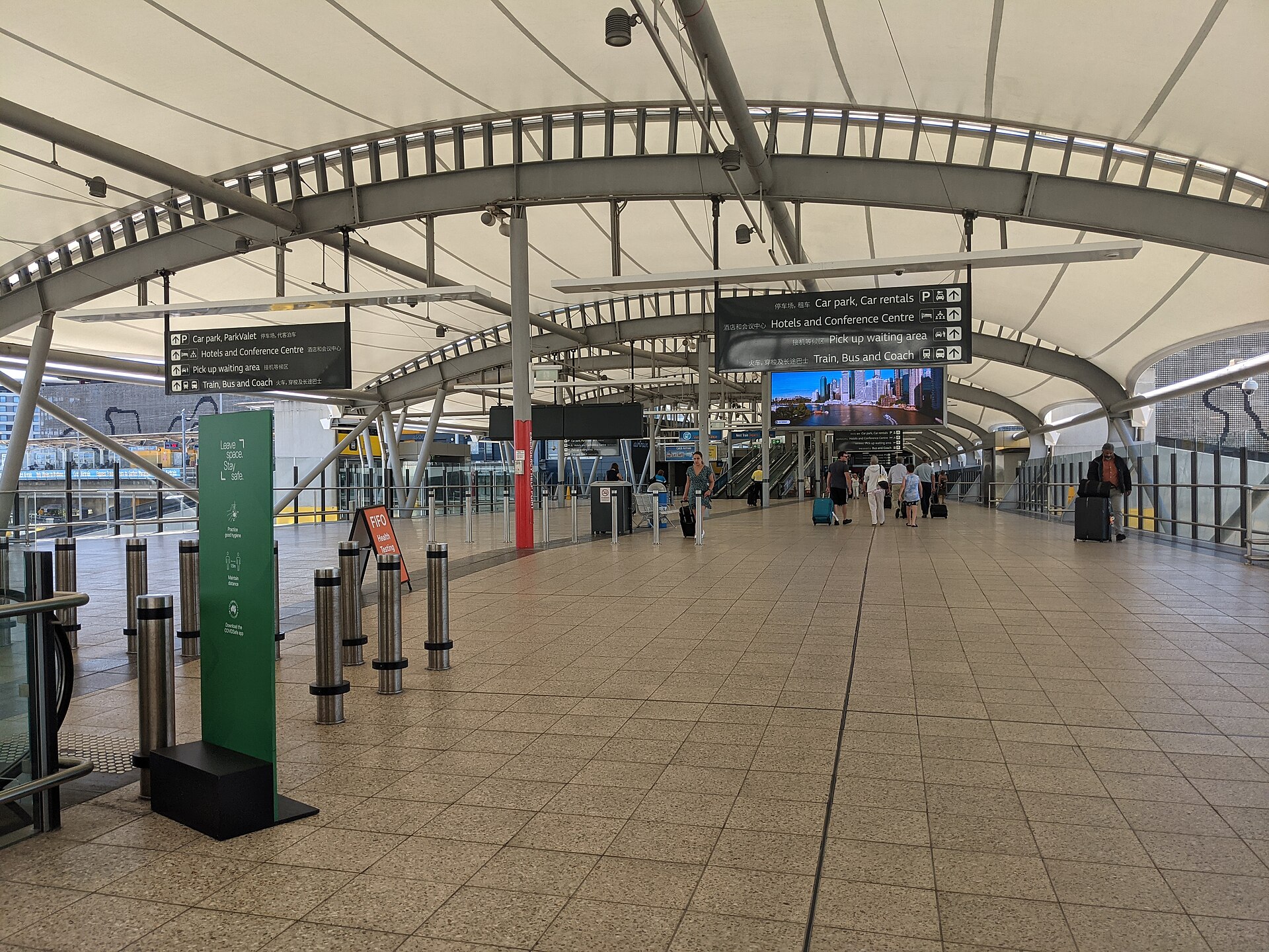 An Airtrain train in Brisbane in 2020