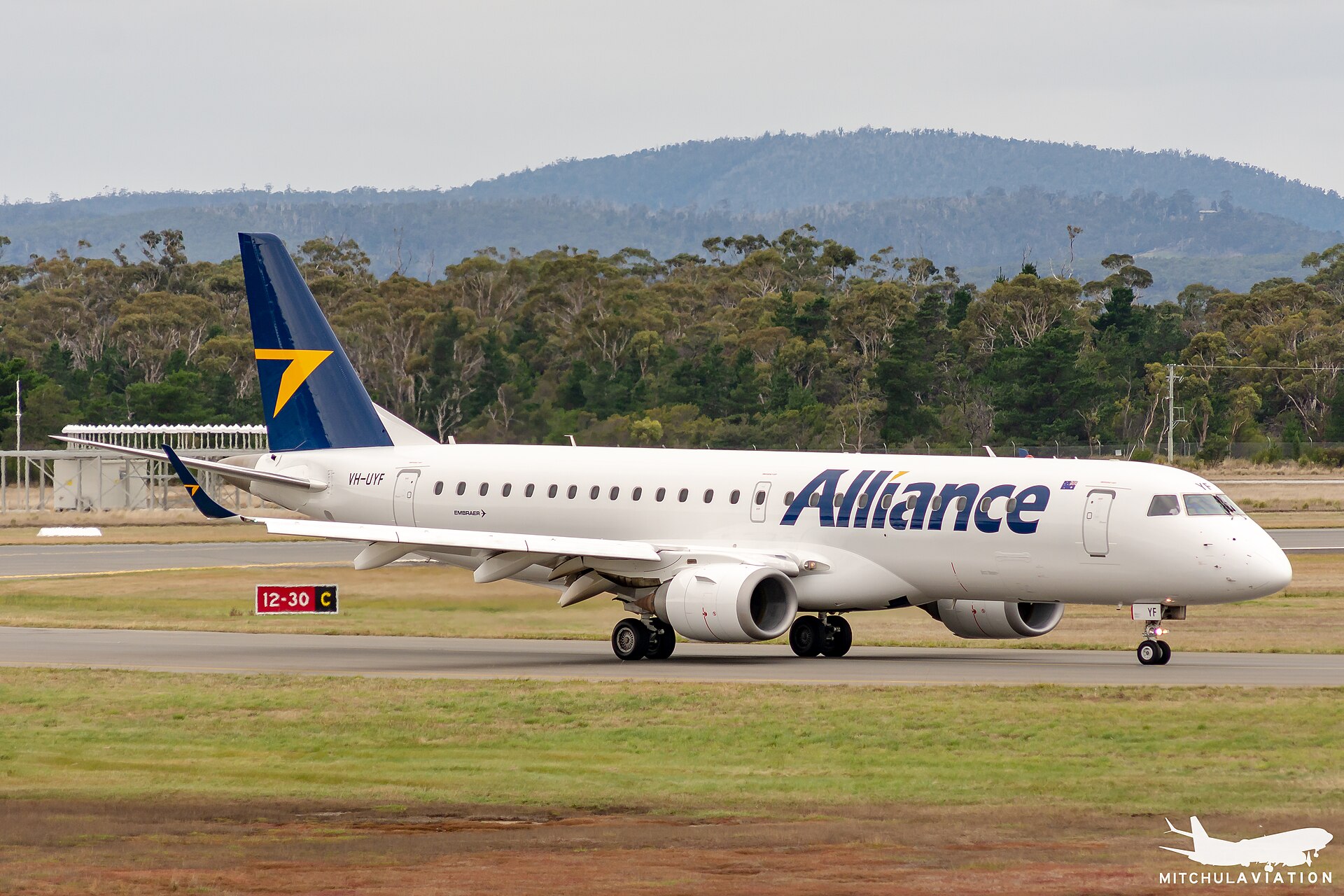 An Alliance Airlines Embraer 190 at Hobart International Airport