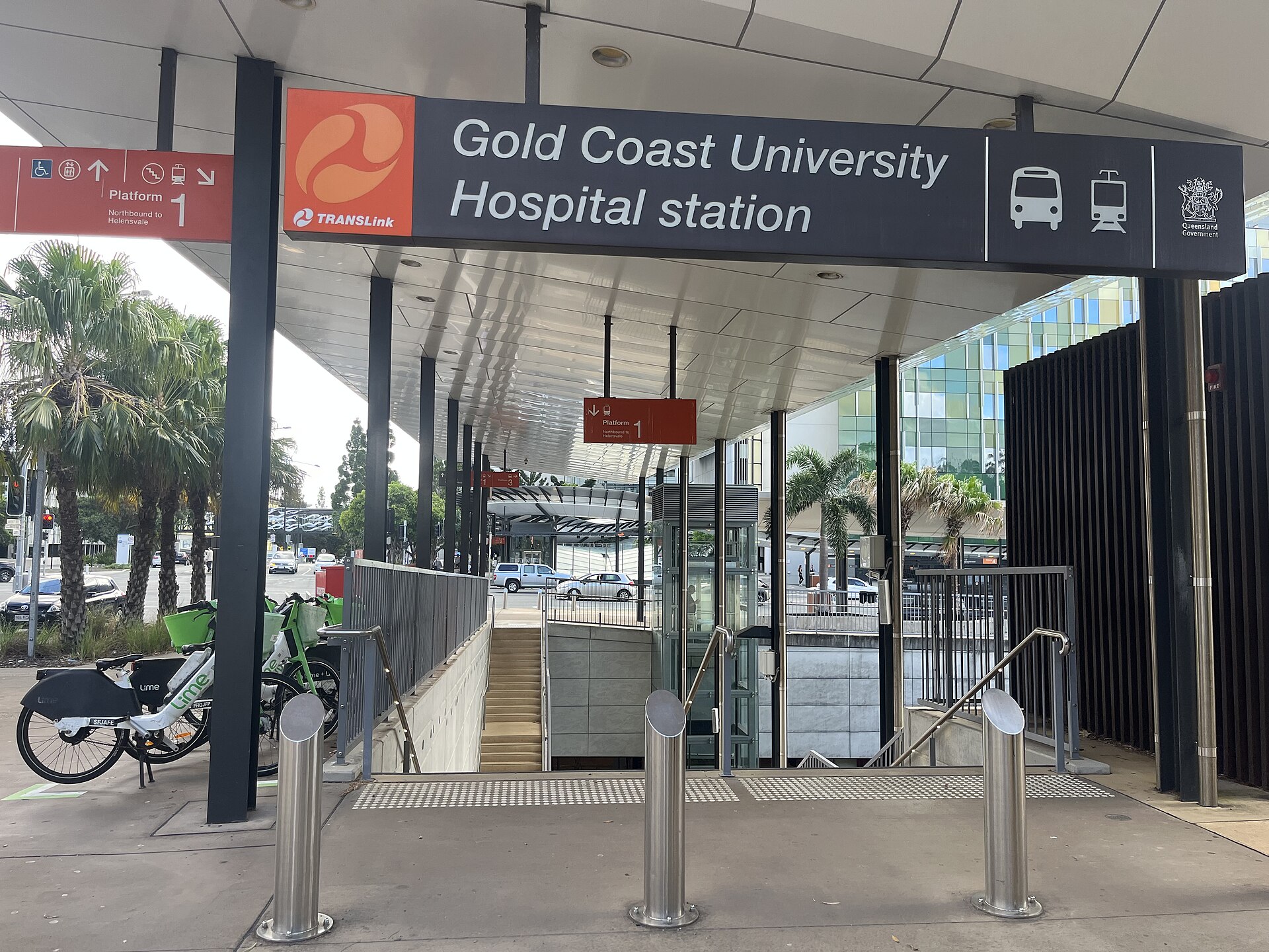 Gold Coast University Hospital G:link station entrance, where the centre says to catch bus 719