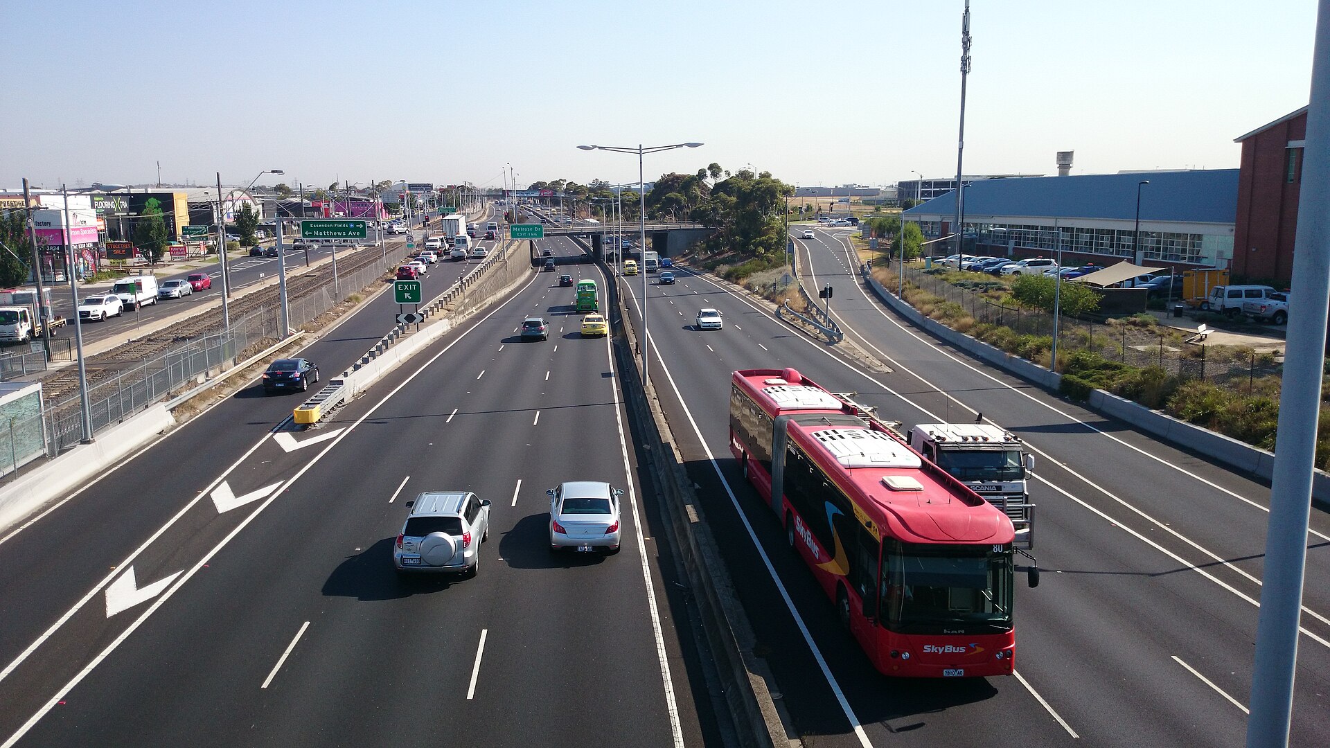 Tullamarine Freeway northbound at Airport West