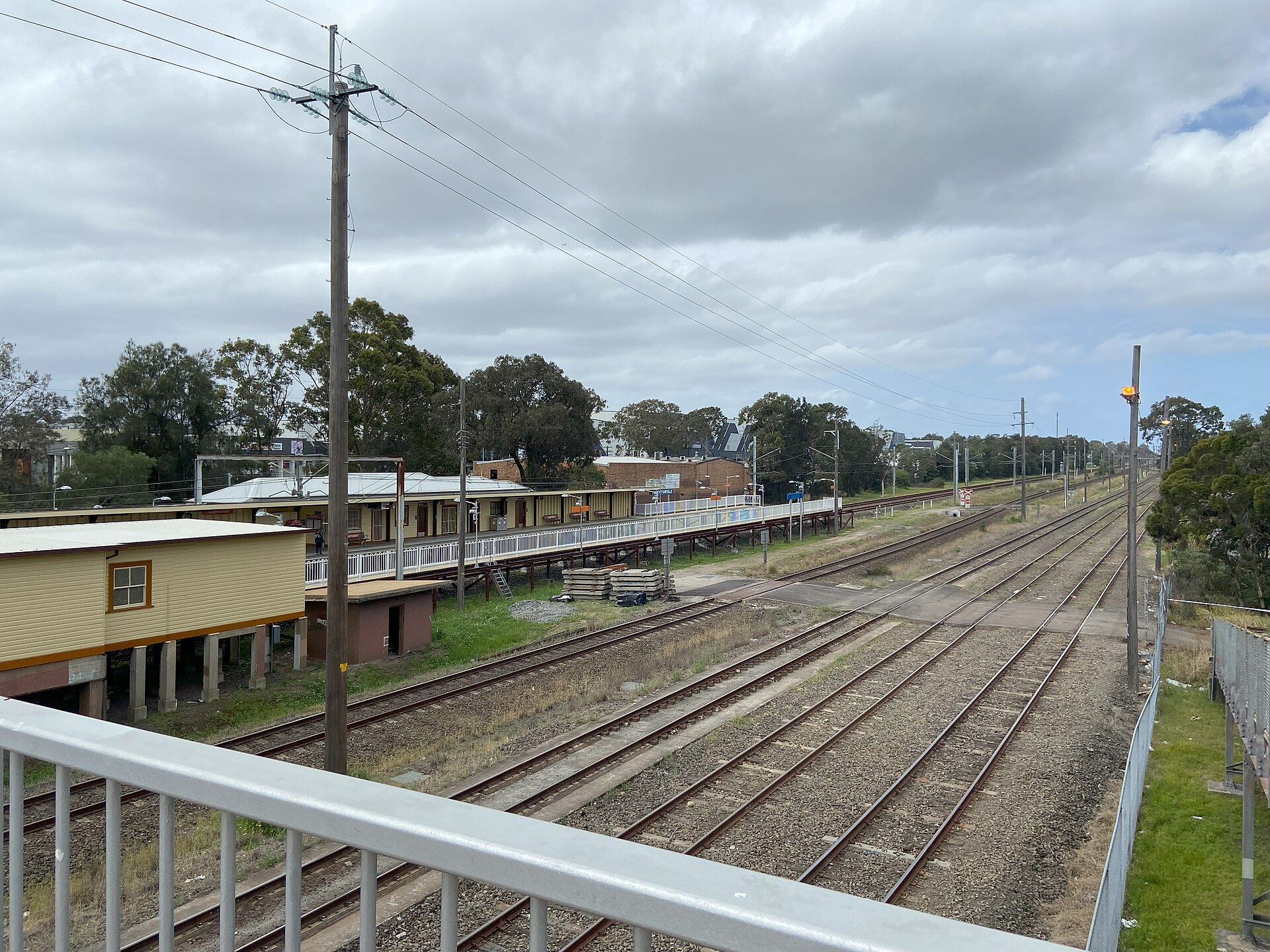 Leightonfield railway station from the pedestrian bridge, October 2024