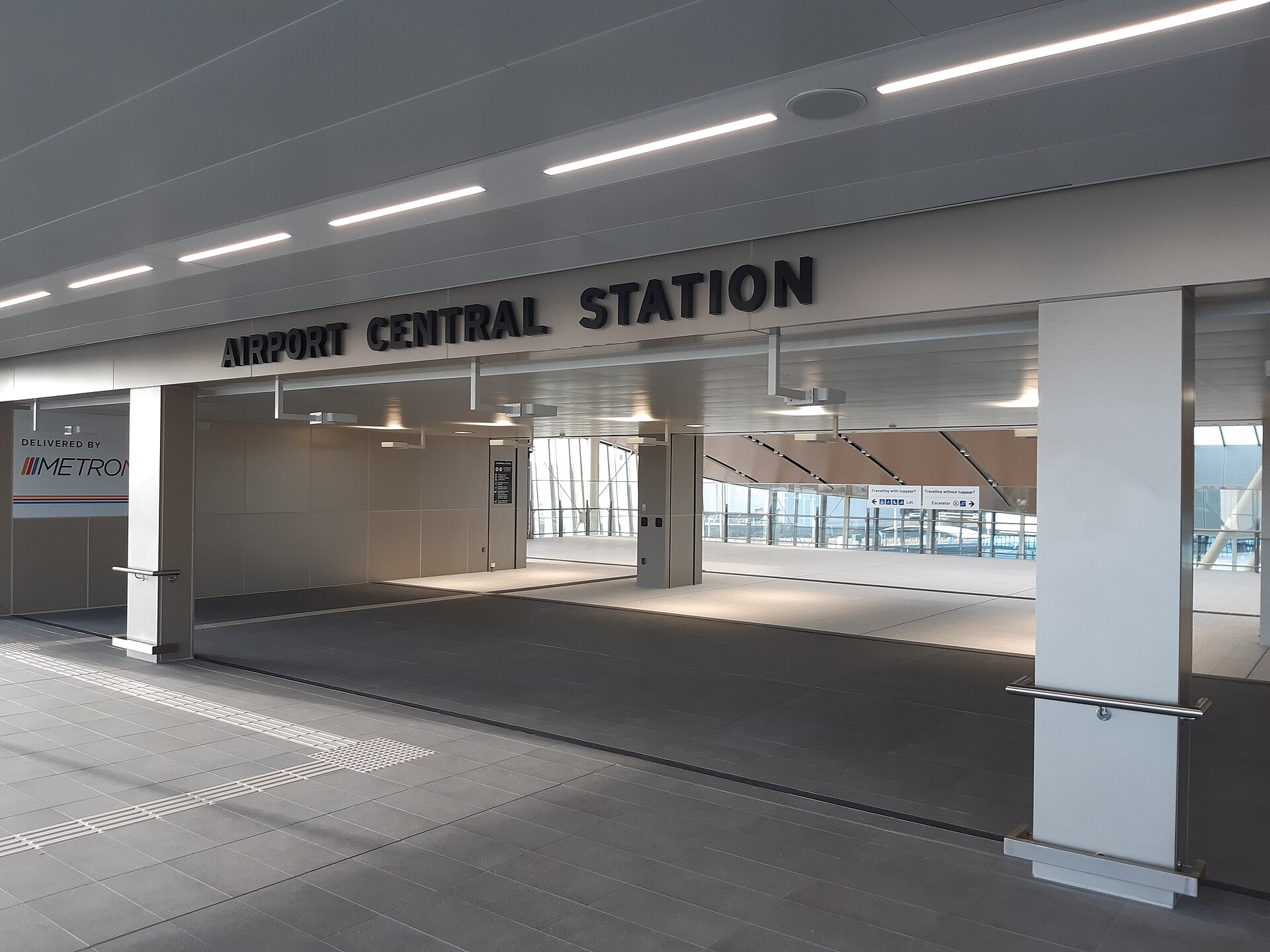 The elevated walkway between Perth Airport Terminal 1 and Airport Central railway station, October 2022