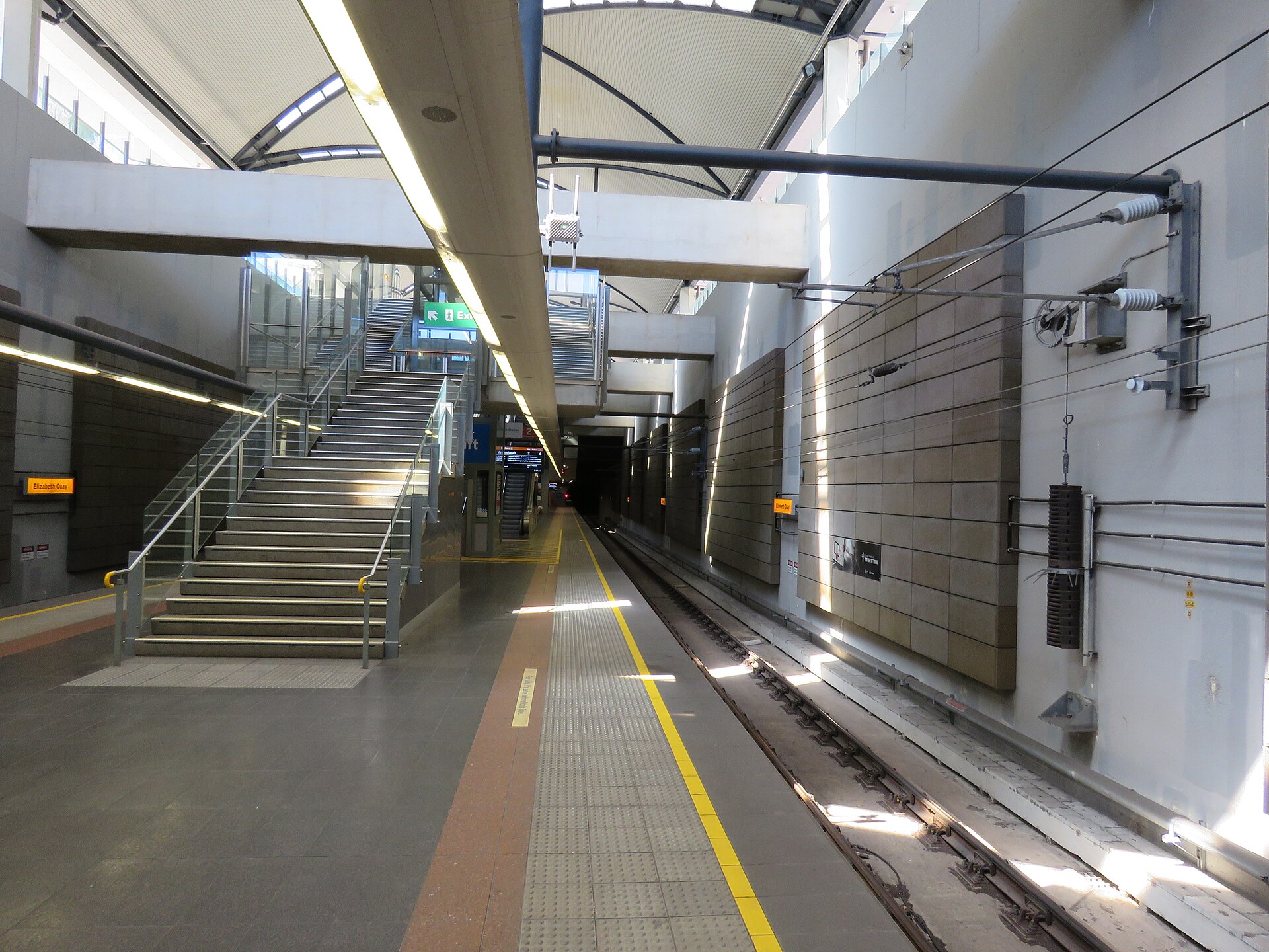 Platforms of Elizabeth Quay railway station, December 2021