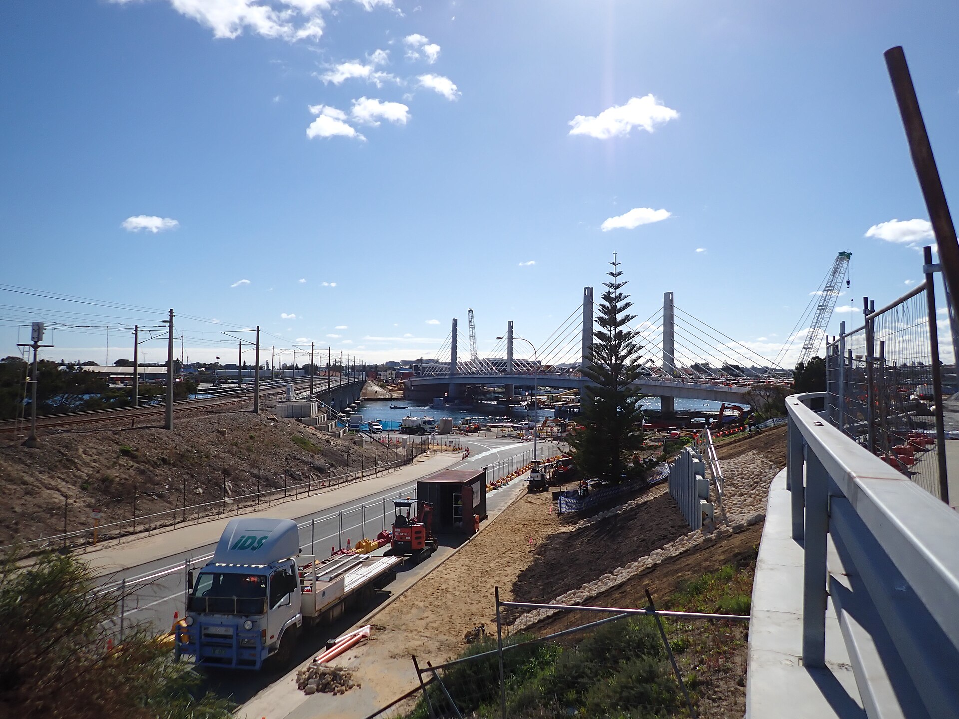 Construction of the new Fremantle Traffic Bridge, July 2026