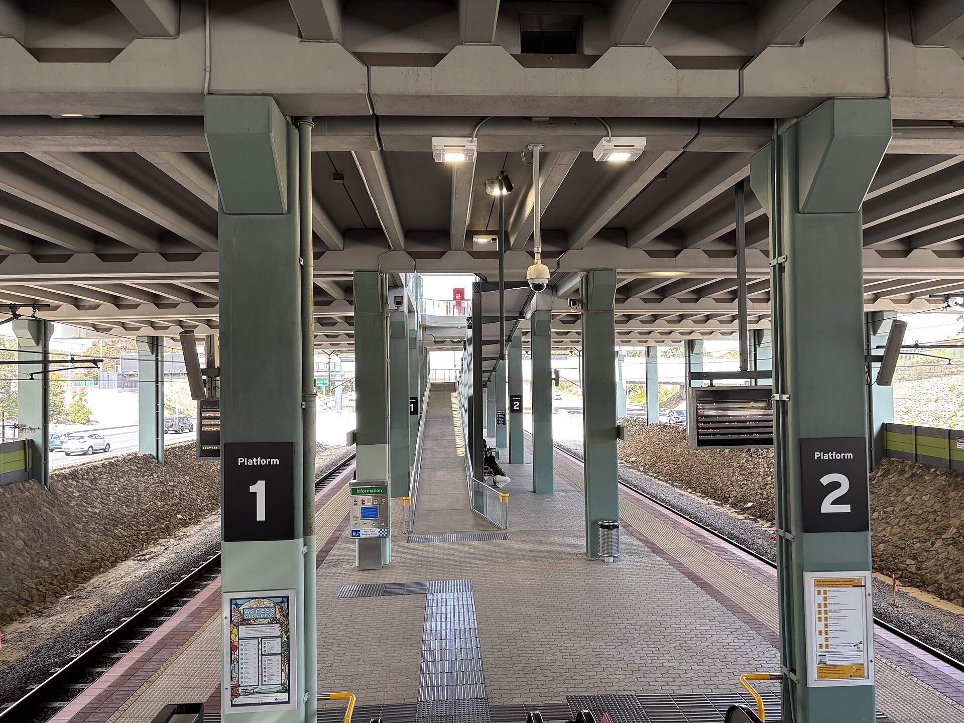 The platforms of Warwick railway station, September 2025