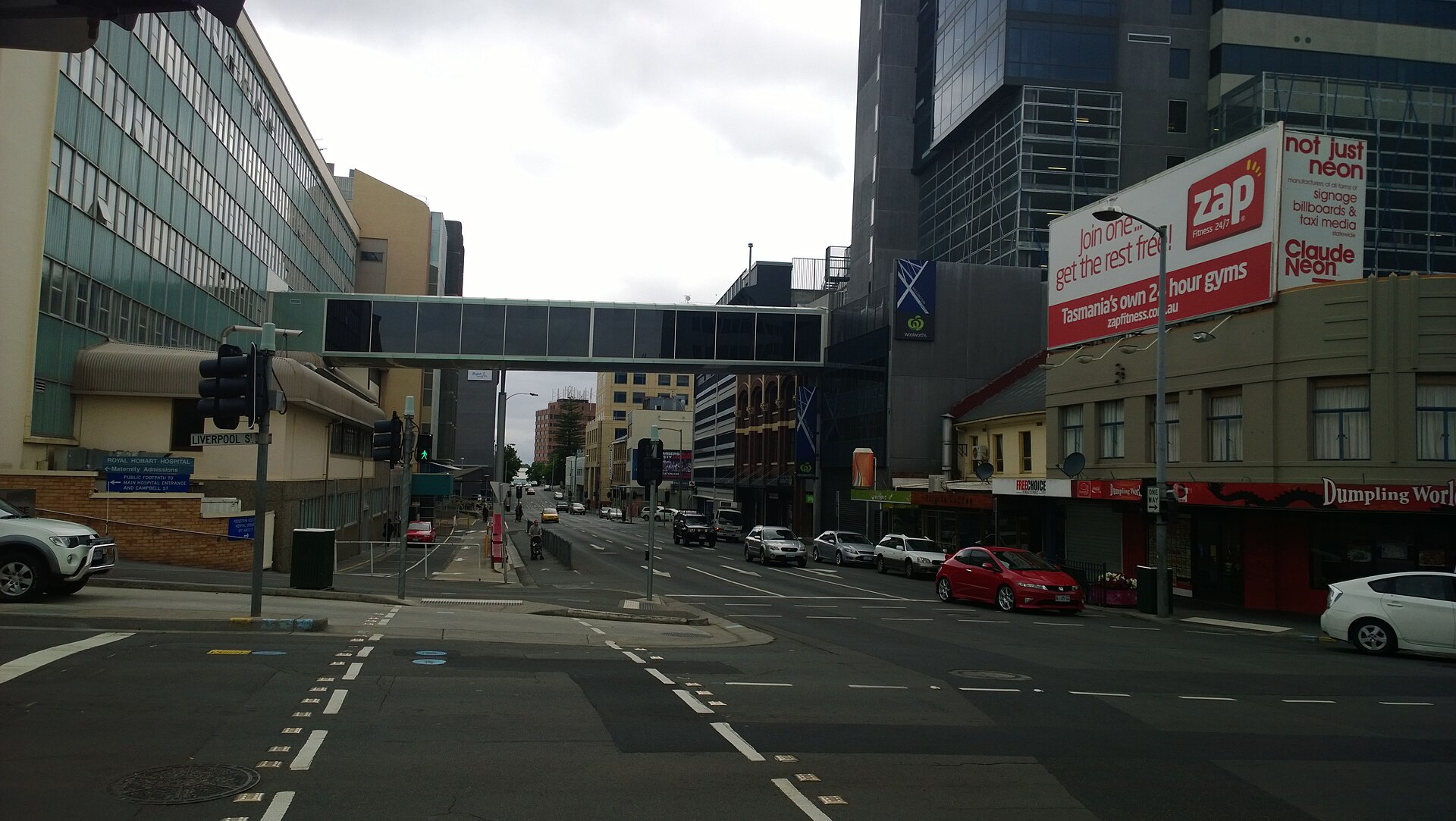 Looking along Argyle Street from the Liverpool Street lights, with the skybridge over the road
