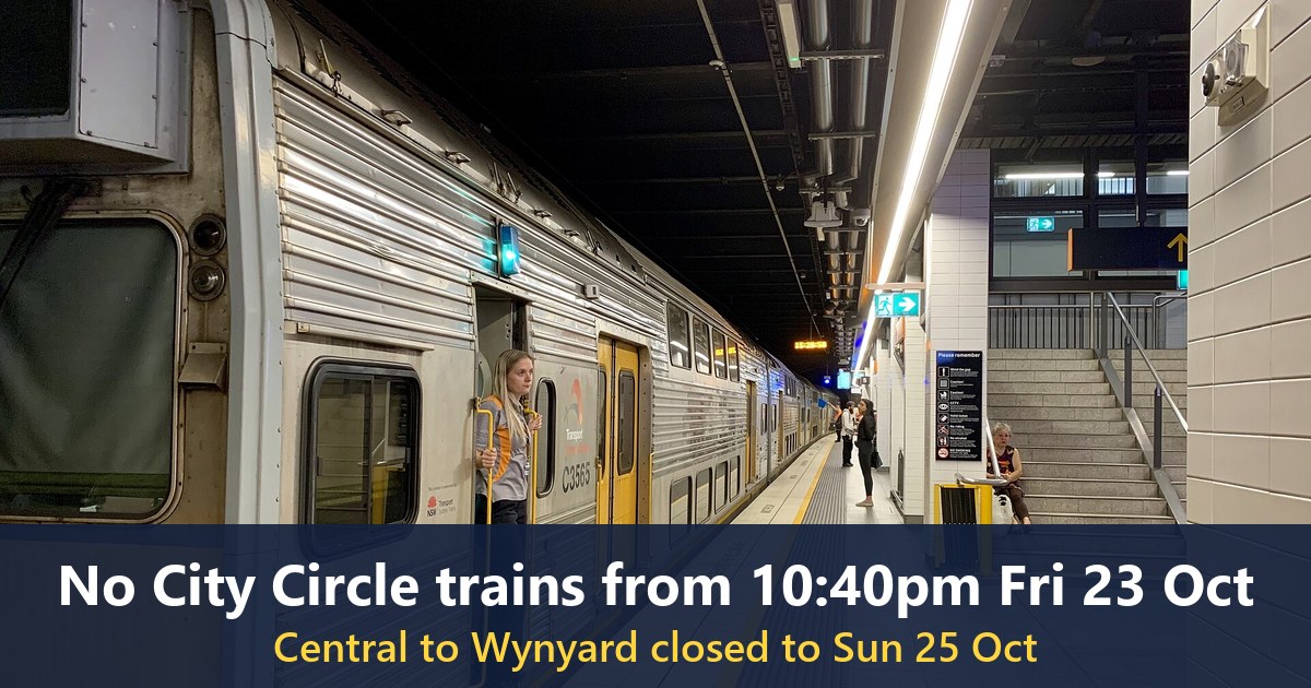 Train at Wynyard railway station, platforms 3 and 4