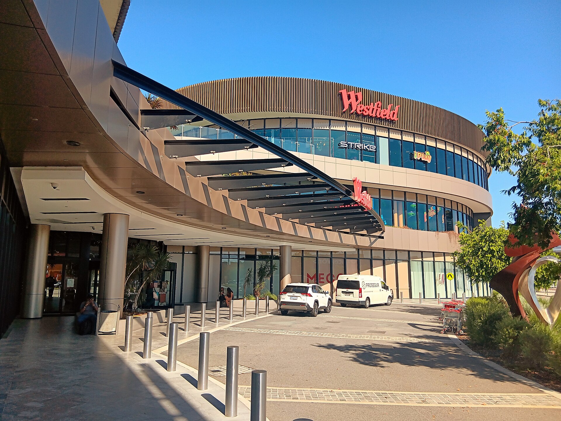 The main southern entrance to Westfield Carousel, Cannington, Western Australia