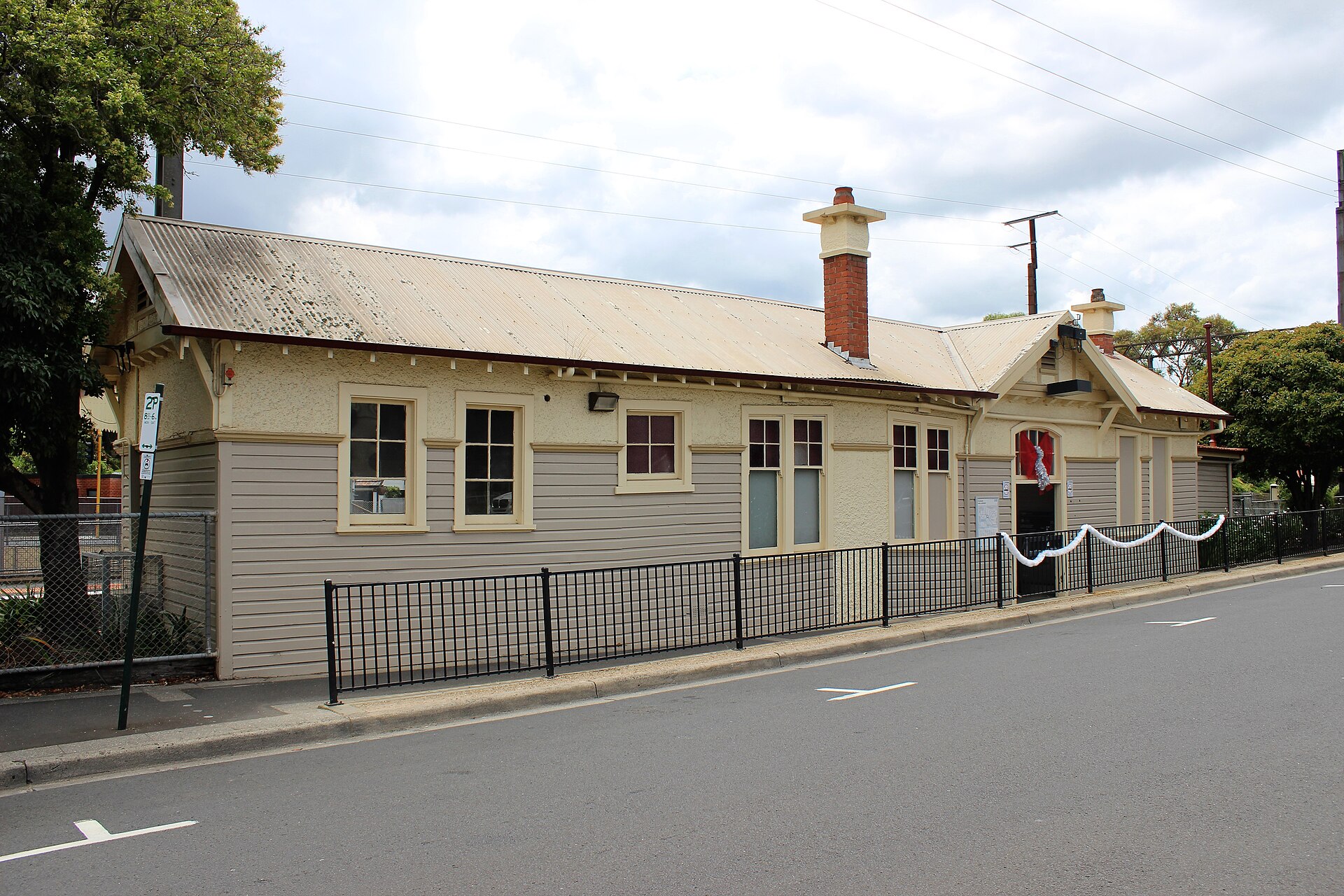 Former Mont Albert station building, Victoria
