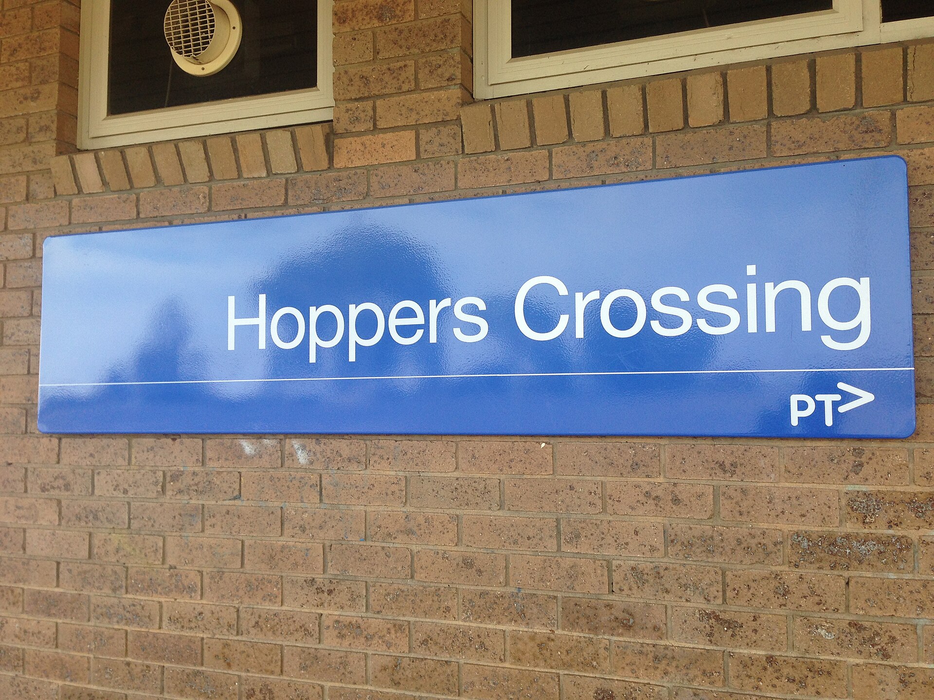 Hoppers Crossing Station sign, photographed in 2018